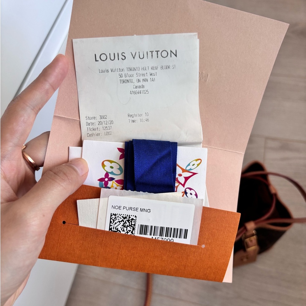 Louis Vuitton noe purse - Picture 12 of 16
